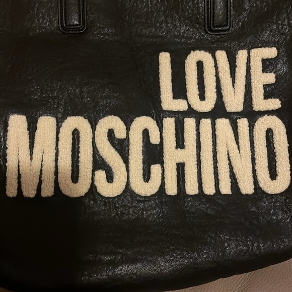 LOVE MOSCHINO Large Berber Lined Tote with Zip Pouch in black - Picture 3 of 12